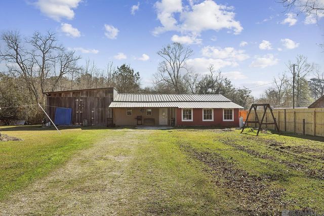 20224 Riverside Rd, Springfield, LA 70462