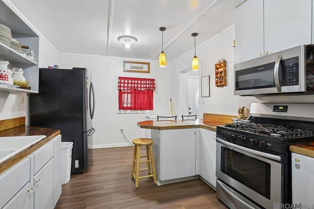 20224 Riverside Rd, Springfield, LA 70462