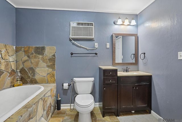 20224 Riverside Rd, Springfield, LA 70462