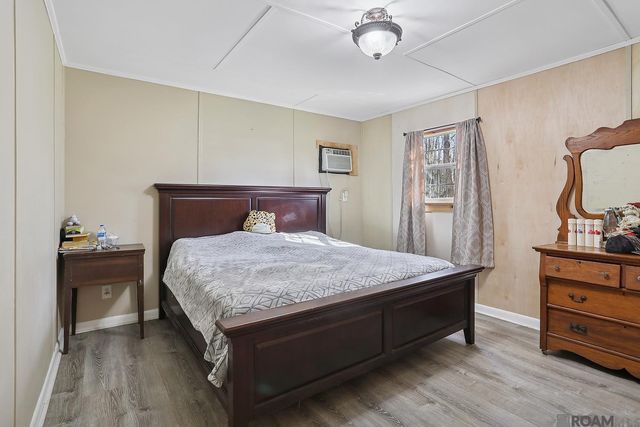 20224 Riverside Rd, Springfield, LA 70462