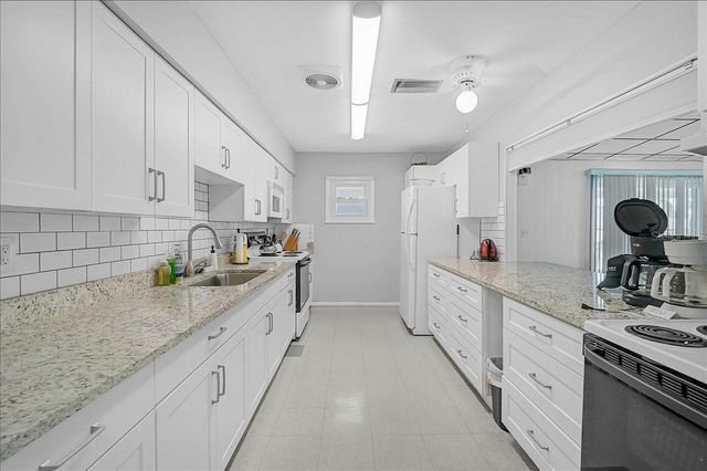 2222 ORANGE BLOSSOM LANE 2222, Bradenton, FL 34207