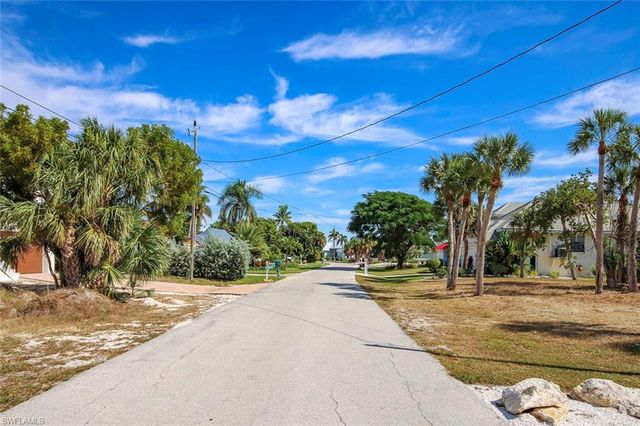 1292 Par View DR, Sanibel, FL 33957