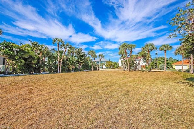 1292 Par View DR, Sanibel, FL 33957