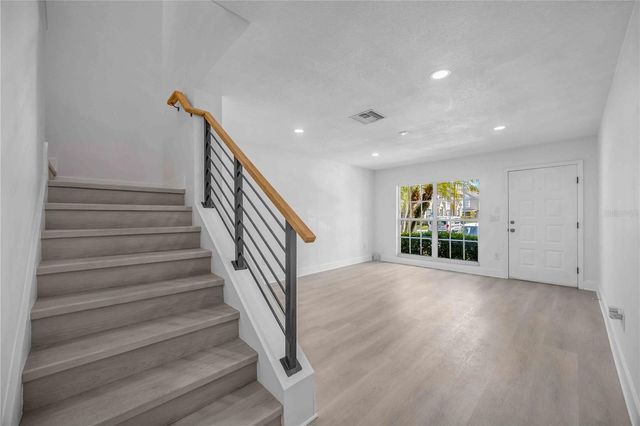 727 KENSINGTON LAKE CIRCLE, Brandon, FL 33511