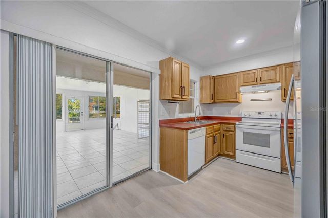 727 KENSINGTON LAKE CIRCLE, Brandon, FL 33511