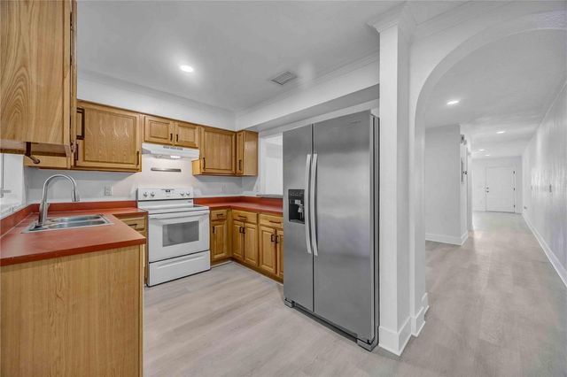 727 KENSINGTON LAKE CIRCLE, Brandon, FL 33511