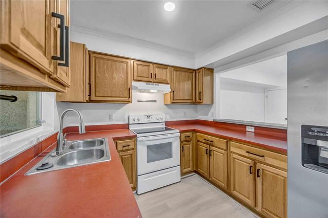 727 KENSINGTON LAKE CIRCLE, Brandon, FL 33511