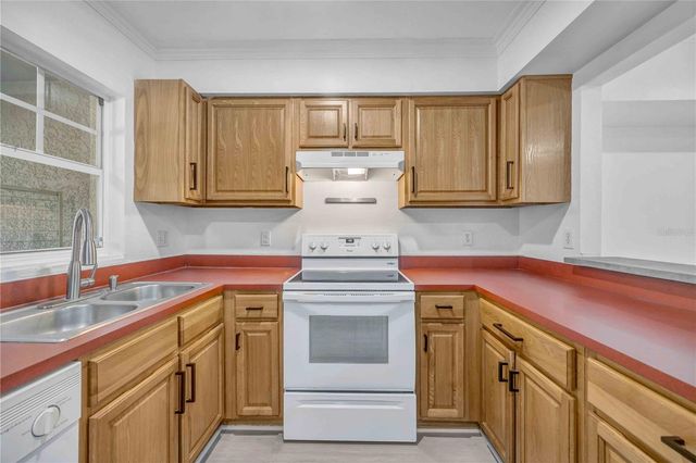 727 KENSINGTON LAKE CIRCLE, Brandon, FL 33511