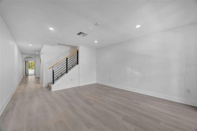 727 KENSINGTON LAKE CIRCLE, Brandon, FL 33511