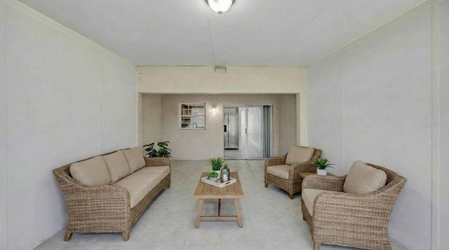 727 KENSINGTON LAKE CIRCLE, Brandon, FL 33511