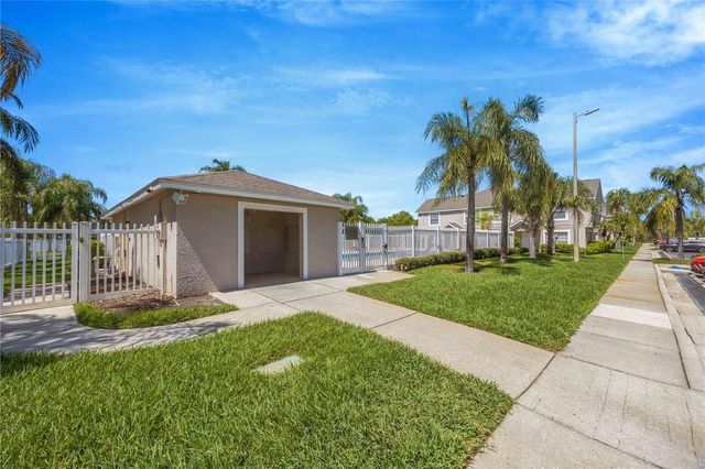 727 KENSINGTON LAKE CIRCLE, Brandon, FL 33511