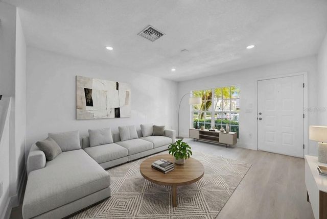 727 KENSINGTON LAKE CIRCLE, Brandon, FL 33511