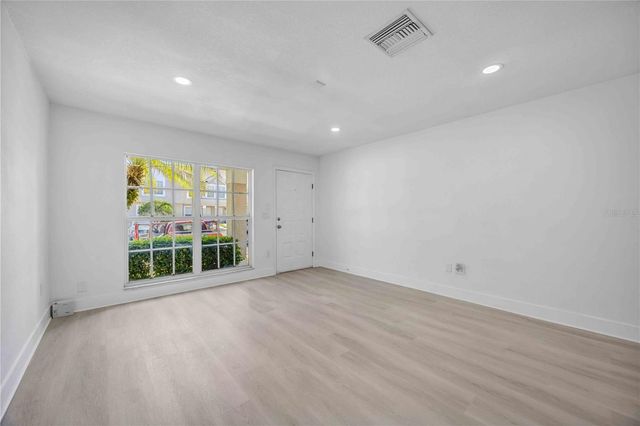 727 KENSINGTON LAKE CIRCLE, Brandon, FL 33511