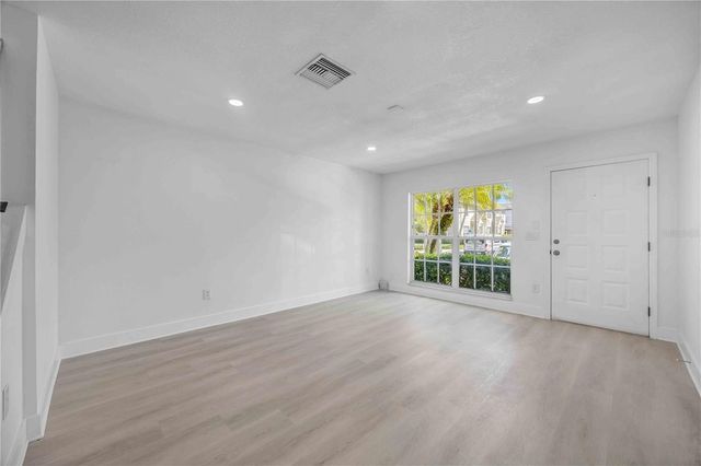 727 KENSINGTON LAKE CIRCLE, Brandon, FL 33511