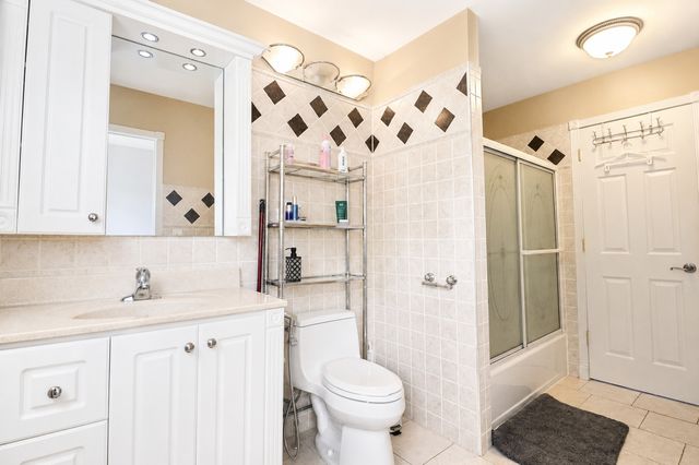 1348 Inverness Drive, Elgin, IL 60120