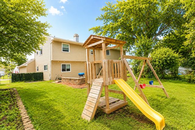 1348 Inverness Drive, Elgin, IL 60120