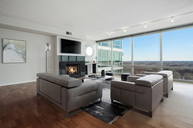 9725 Woods Drive 1502, Skokie, IL 60077