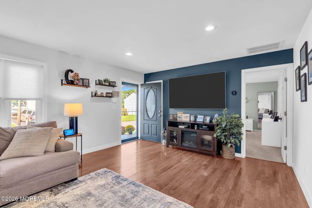 1513 Neptune Avenue, Beachwood, NJ 08722
