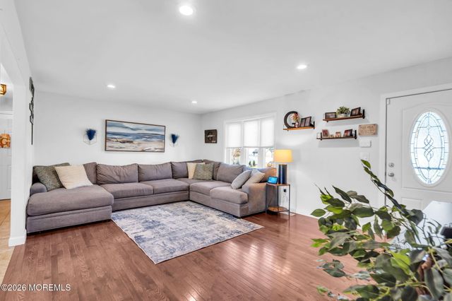 1513 Neptune Avenue, Beachwood, NJ 08722