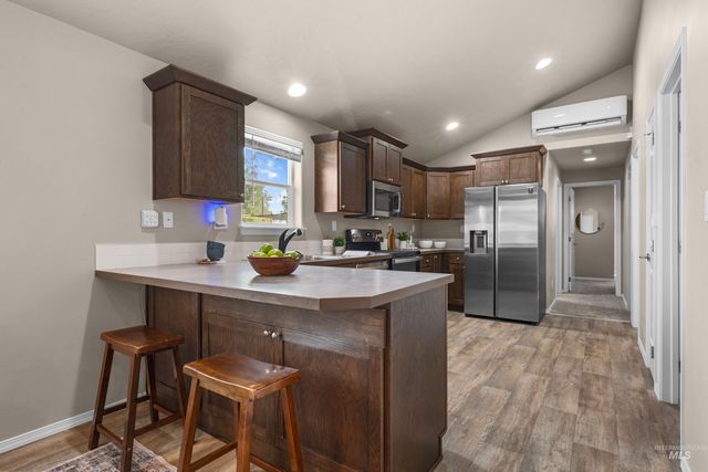 13 S Hawthorne Ave, Middleton, ID 83644