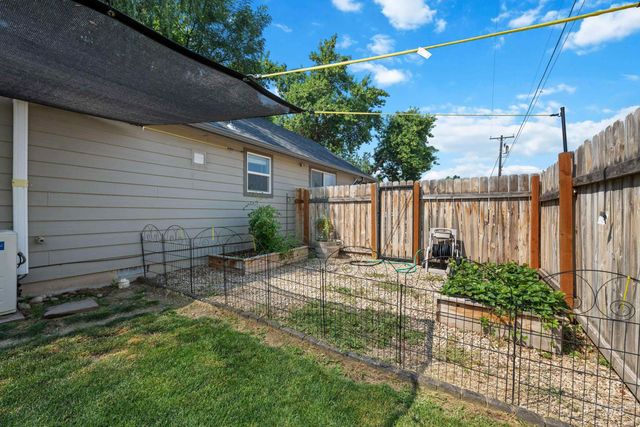 13 S Hawthorne Ave, Middleton, ID 83644