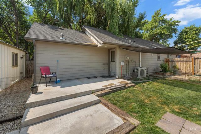 13 S Hawthorne Ave, Middleton, ID 83644