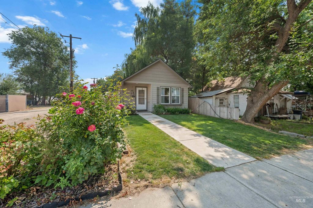 13 S Hawthorne Ave, Middleton, ID 83644 photo 3
