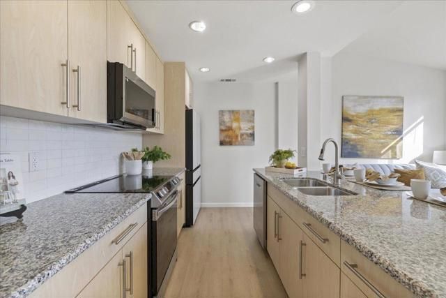1065 Saginaw Terrace 304, Sunnyvale, CA 94089