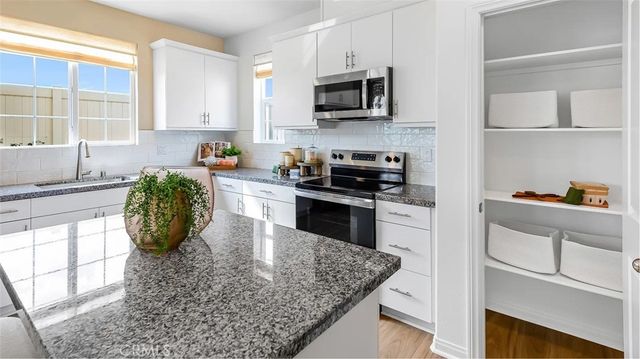 1725 Phantom Lane, Rialto, CA 92376