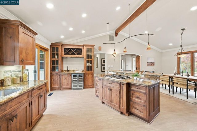 21 Inverleith Terrace, Moraga, CA 94556