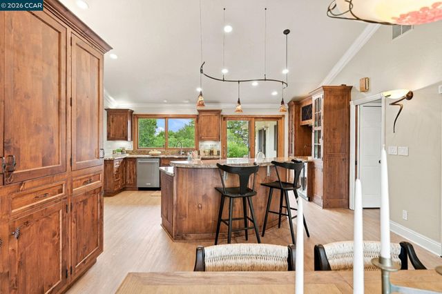 21 Inverleith Terrace, Moraga, CA 94556