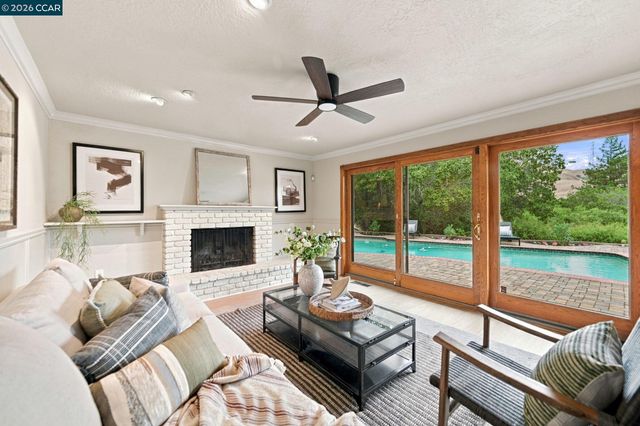 21 Inverleith Terrace, Moraga, CA 94556