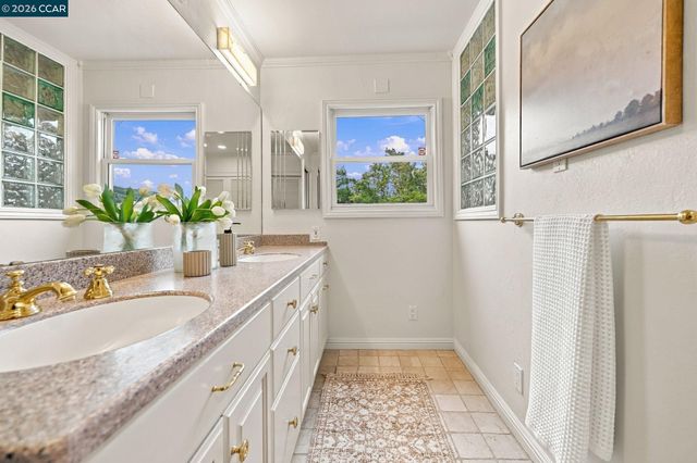 21 Inverleith Terrace, Moraga, CA 94556