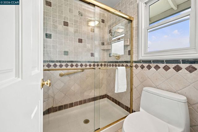 21 Inverleith Terrace, Moraga, CA 94556