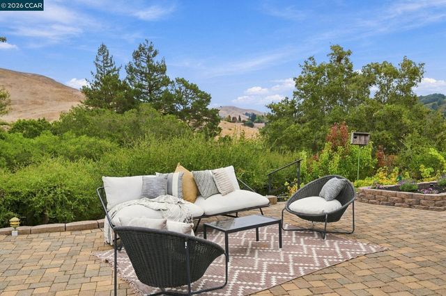 21 Inverleith Terrace, Moraga, CA 94556