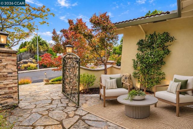 21 Inverleith Terrace, Moraga, CA 94556