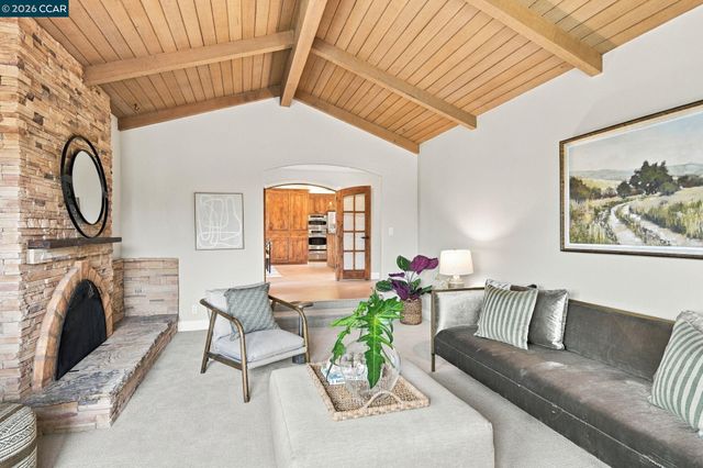 21 Inverleith Terrace, Moraga, CA 94556
