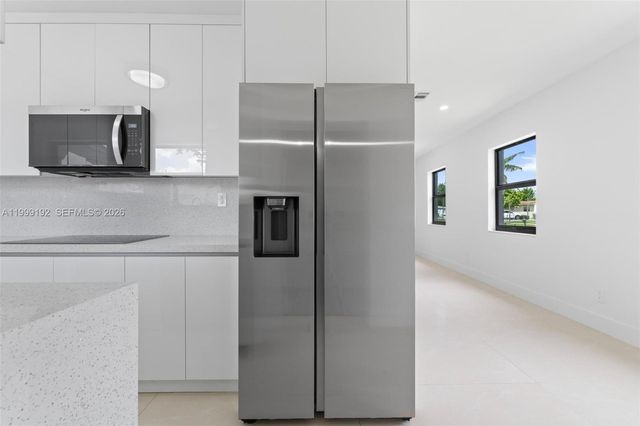 4520 SW 33rd Dr, West Park, FL 33023