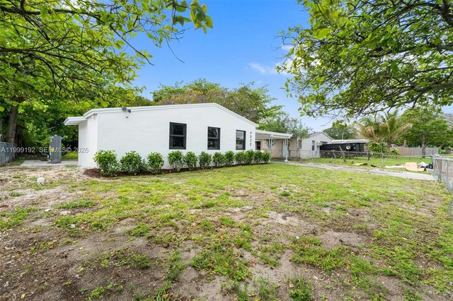 4520 SW 33rd Dr, West Park, FL 33023