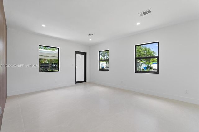 4520 SW 33rd Dr, West Park, FL 33023