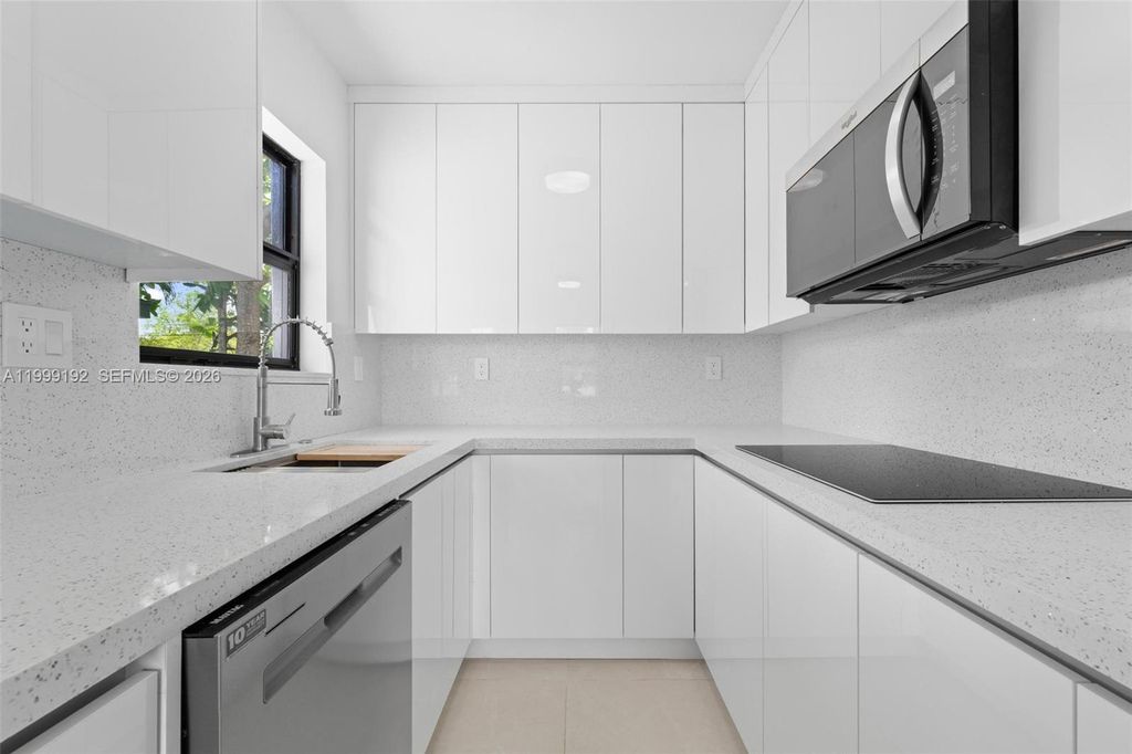 4520 SW 33rd Dr, West Park, FL 33023