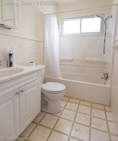 4696 Syracuse Street, Dearborn Heights, MI 48125