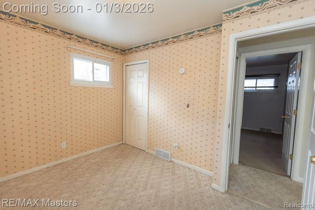 4696 Syracuse Street, Dearborn Heights, MI 48125