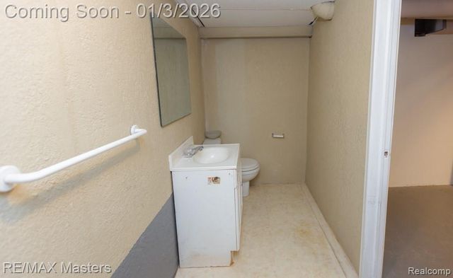 4696 Syracuse Street, Dearborn Heights, MI 48125