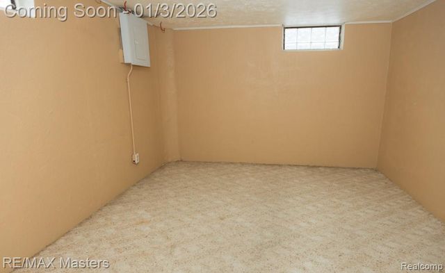 4696 Syracuse Street, Dearborn Heights, MI 48125