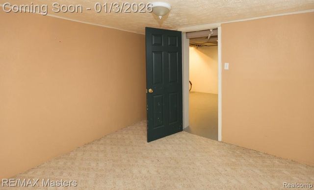 4696 Syracuse Street, Dearborn Heights, MI 48125