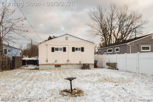 4696 Syracuse Street, Dearborn Heights, MI 48125