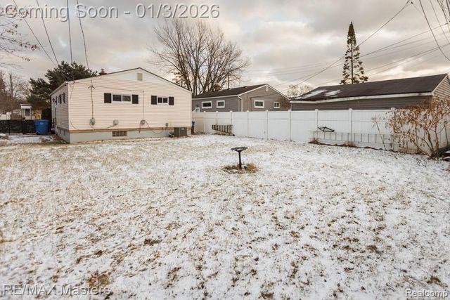 4696 Syracuse Street, Dearborn Heights, MI 48125