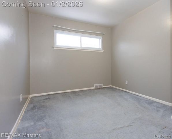 4696 Syracuse Street, Dearborn Heights, MI 48125