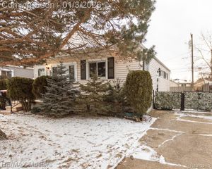 4696 Syracuse Street, Dearborn Heights, MI 48125